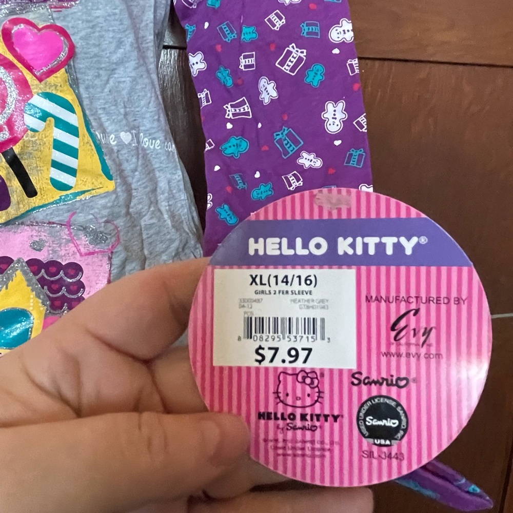 Hello Kitty Christmas Long Sleeve T-shirt - Picture 3 of 4